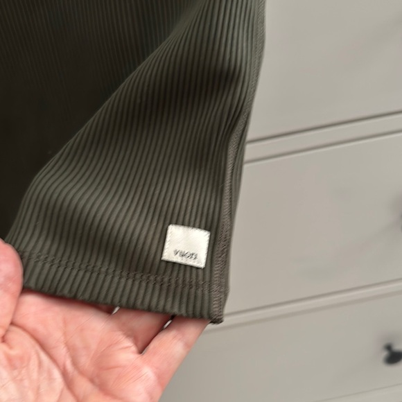 Vuori Women's Rib Crop Tank Top Shirt  Oregano Green VW189 Size XL - Picture 2 of 6